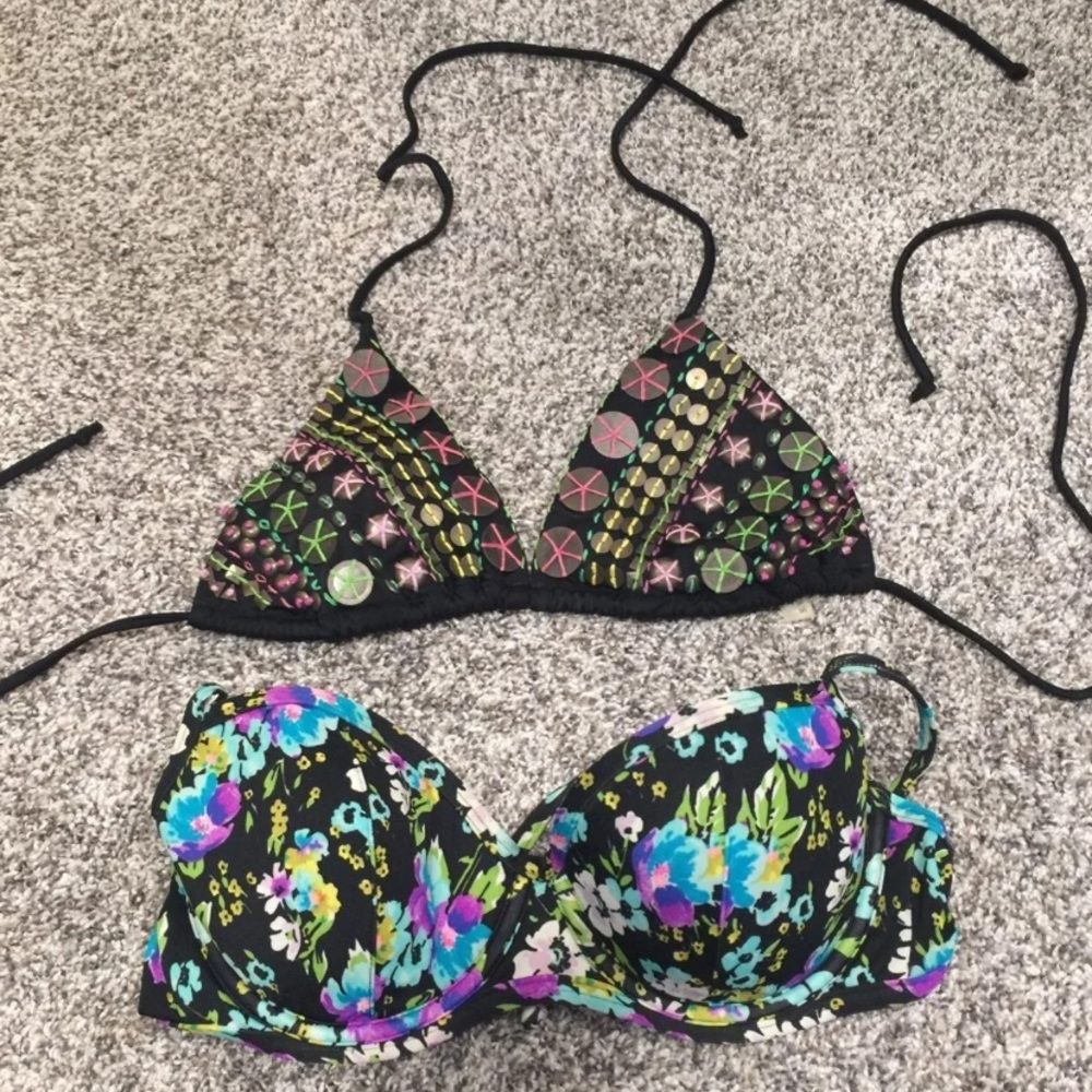 Victoria’s Secret Bikini-2 Tops/1 Bottom